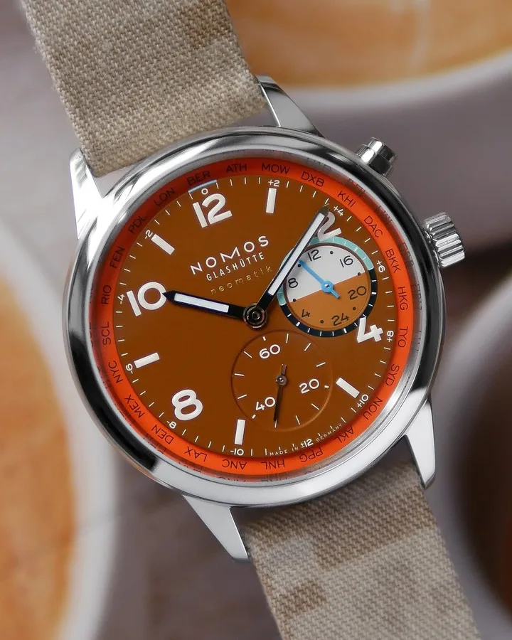 Club Sport neomatik Worldtimer Canyon watch