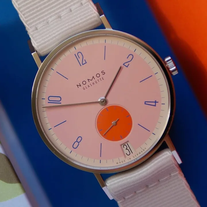Tangente 38 Date Flamingopink watch