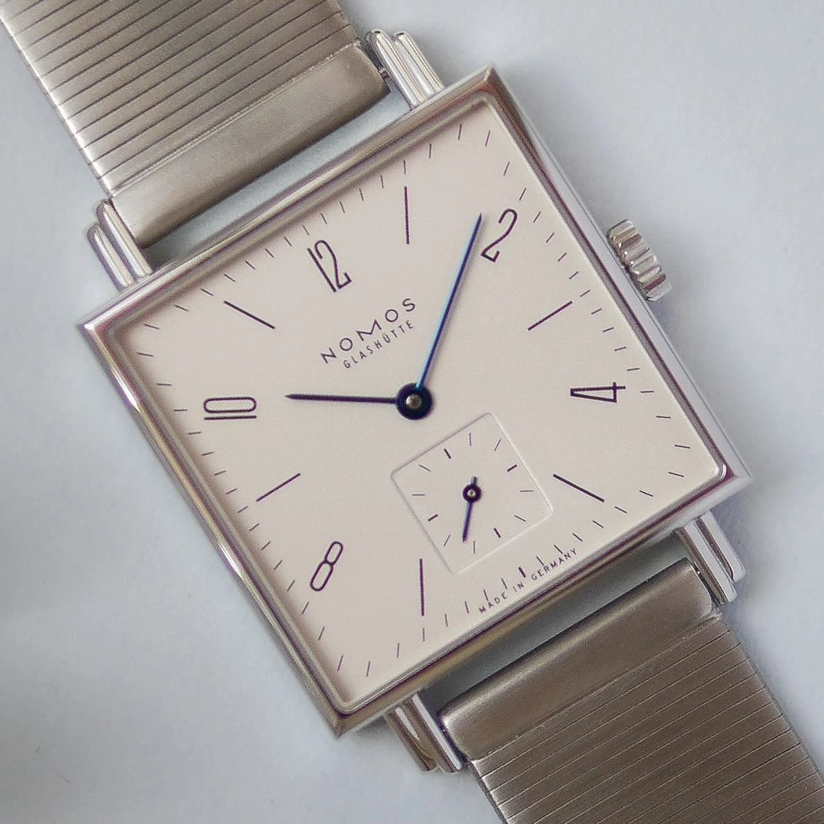 NOMOS Tetra Glashütte, front view