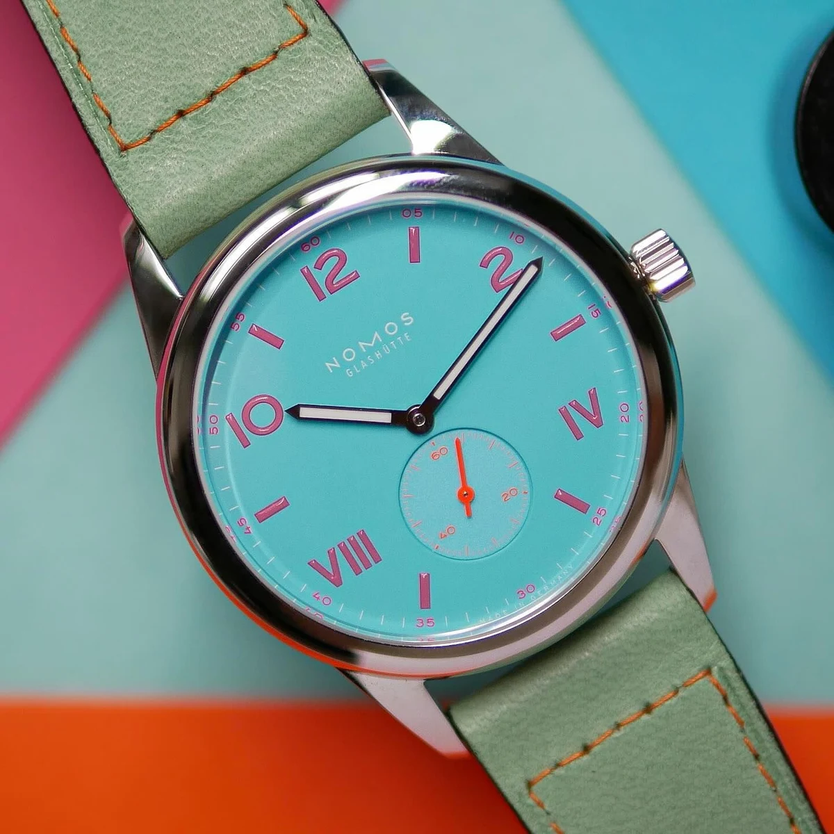 NOMOS Club Campus 38 Neon Day, front view
