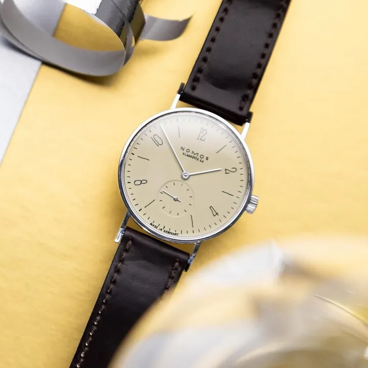 Tangente Naujahr watch