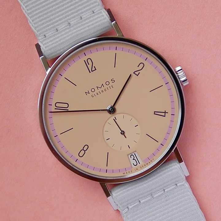 Tangente 38 Date Pastell watch