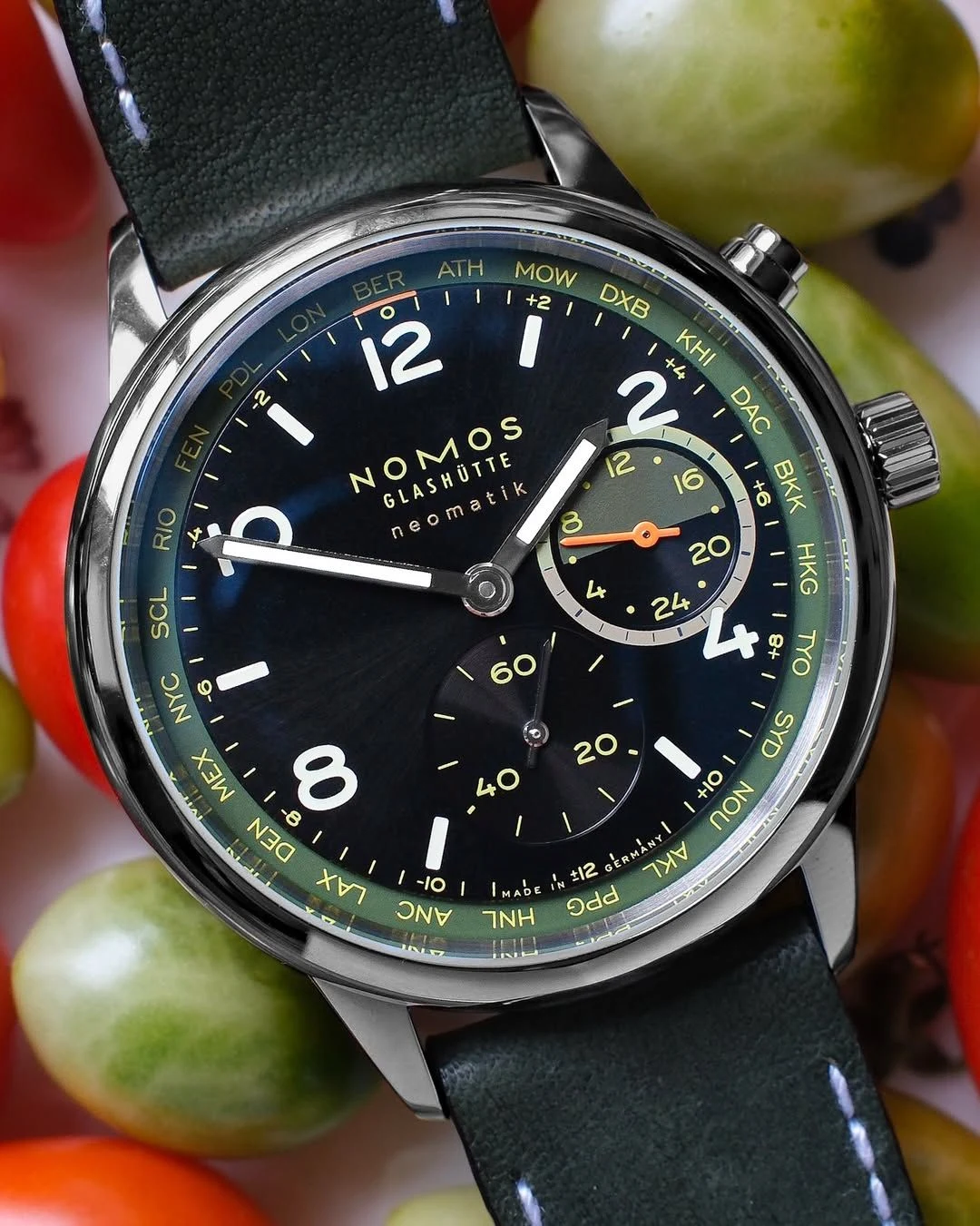 NOMOS Club Sport neomatik Worldtimer Vector, front view