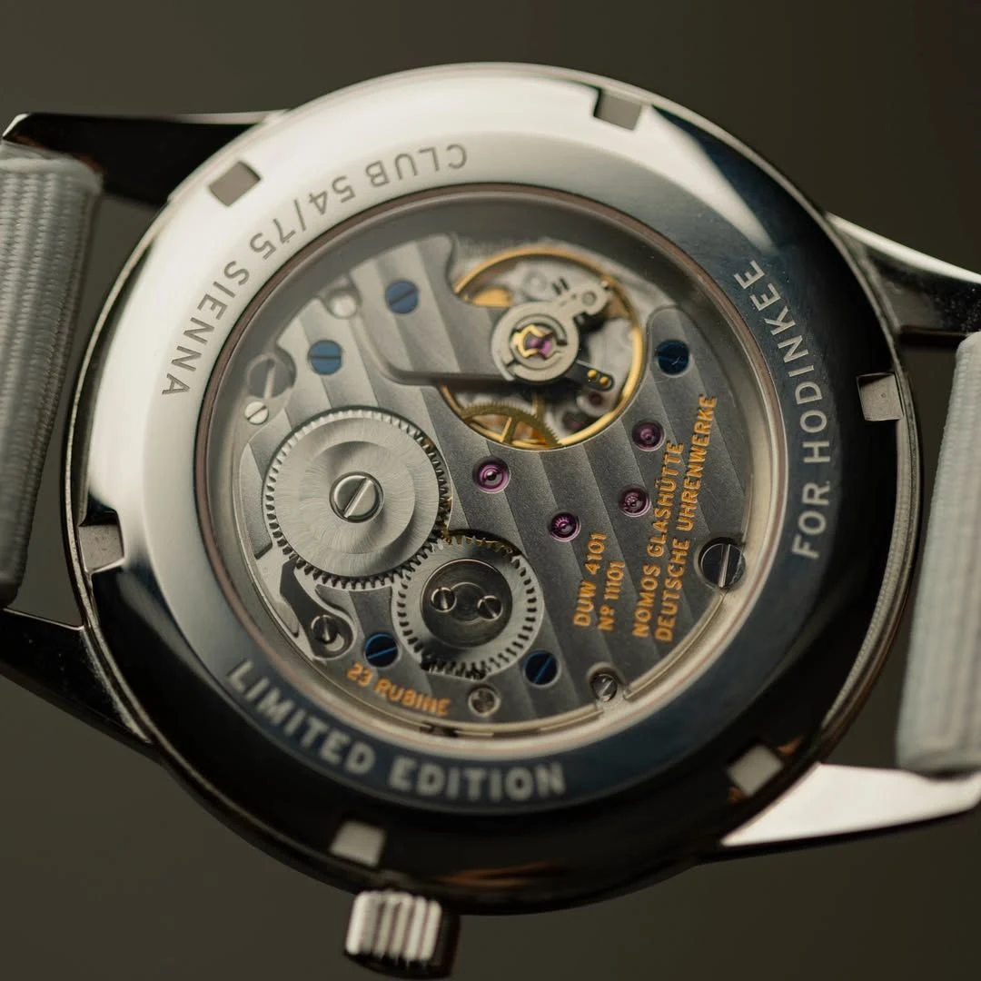 Caseback of the Club 38 Date Sienna