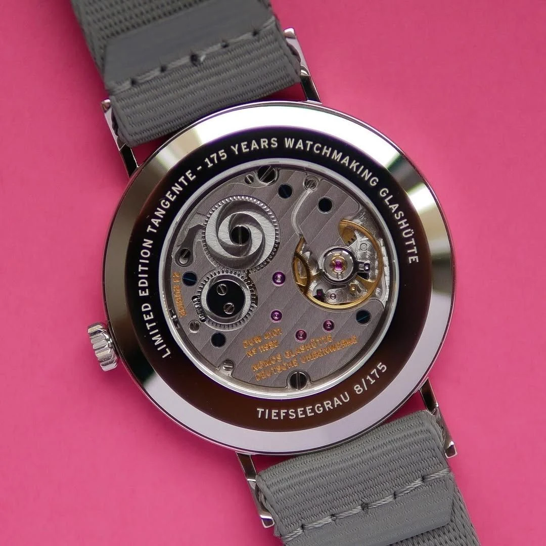 Caseback of the Tangente 38 Date Tiefseegrau