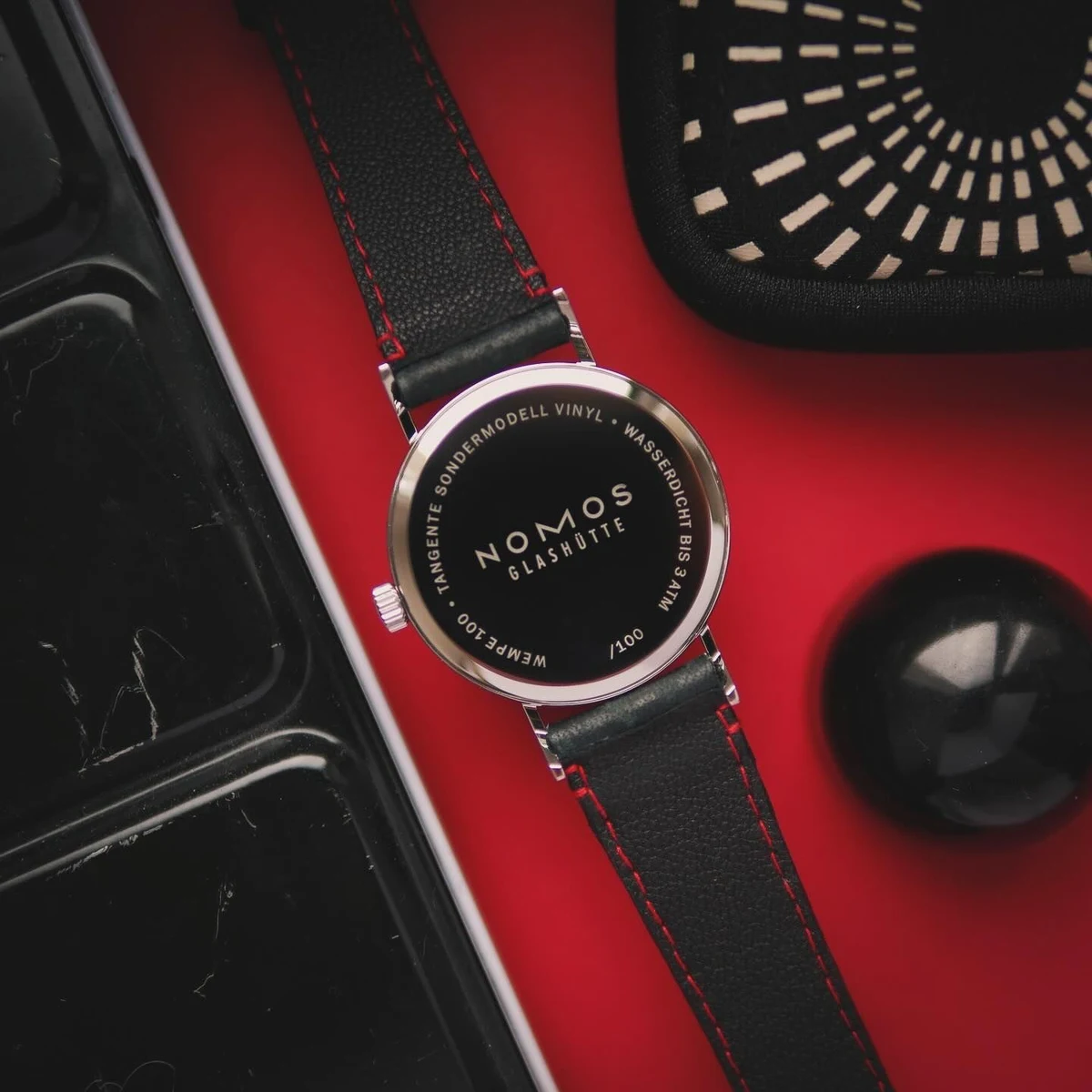 Caseback of the Tangente Vinyl