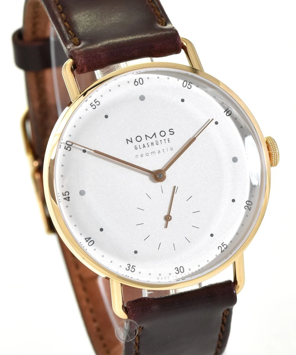 Detail view of the Metro neomatik 39 Rose Gold