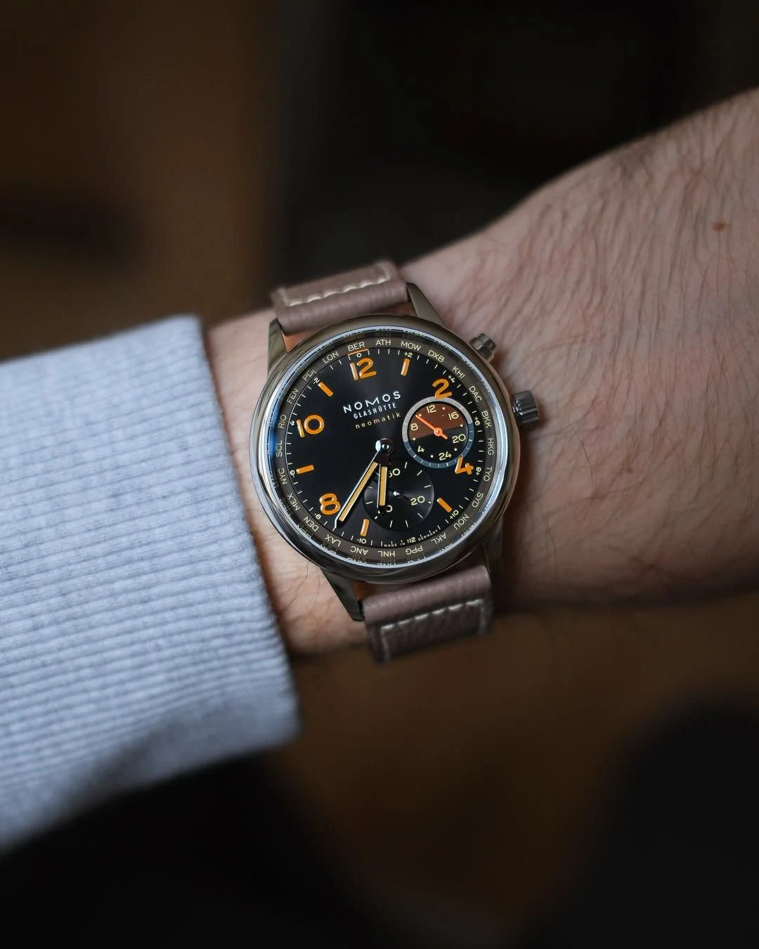 Detail view of the Club Sport neomatik Worldtimer Grid