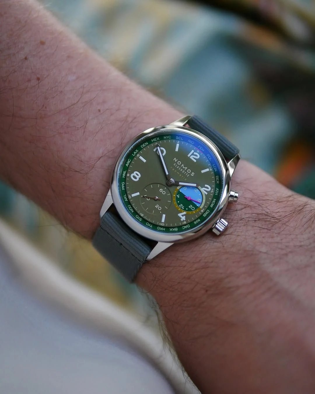 Detail view of the Club Sport neomatik Worldtimer Jungle
