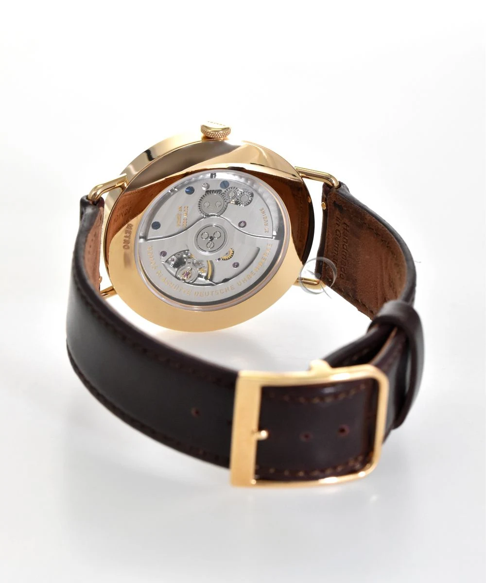 Detail view of the Metro neomatik 39 Rose Gold