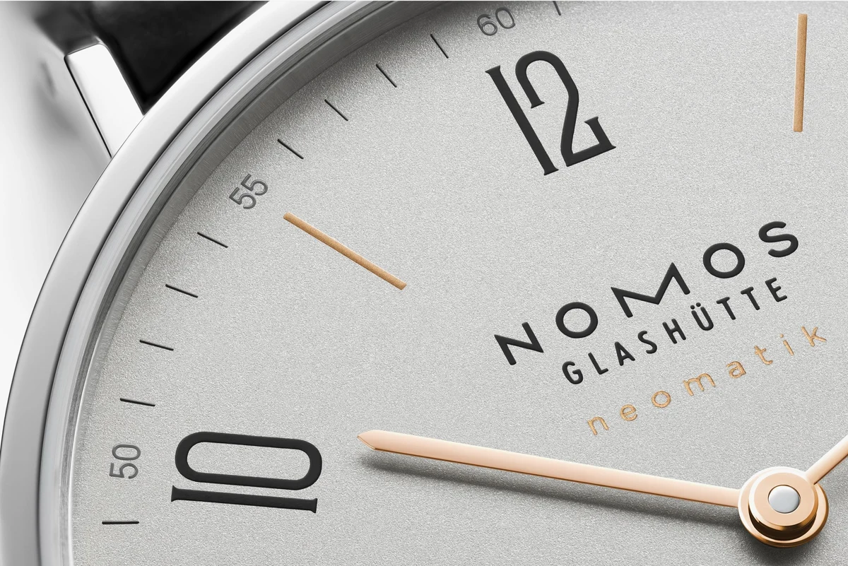 Detail view of the Tangente neomatik 39 Wempe Signature Collection